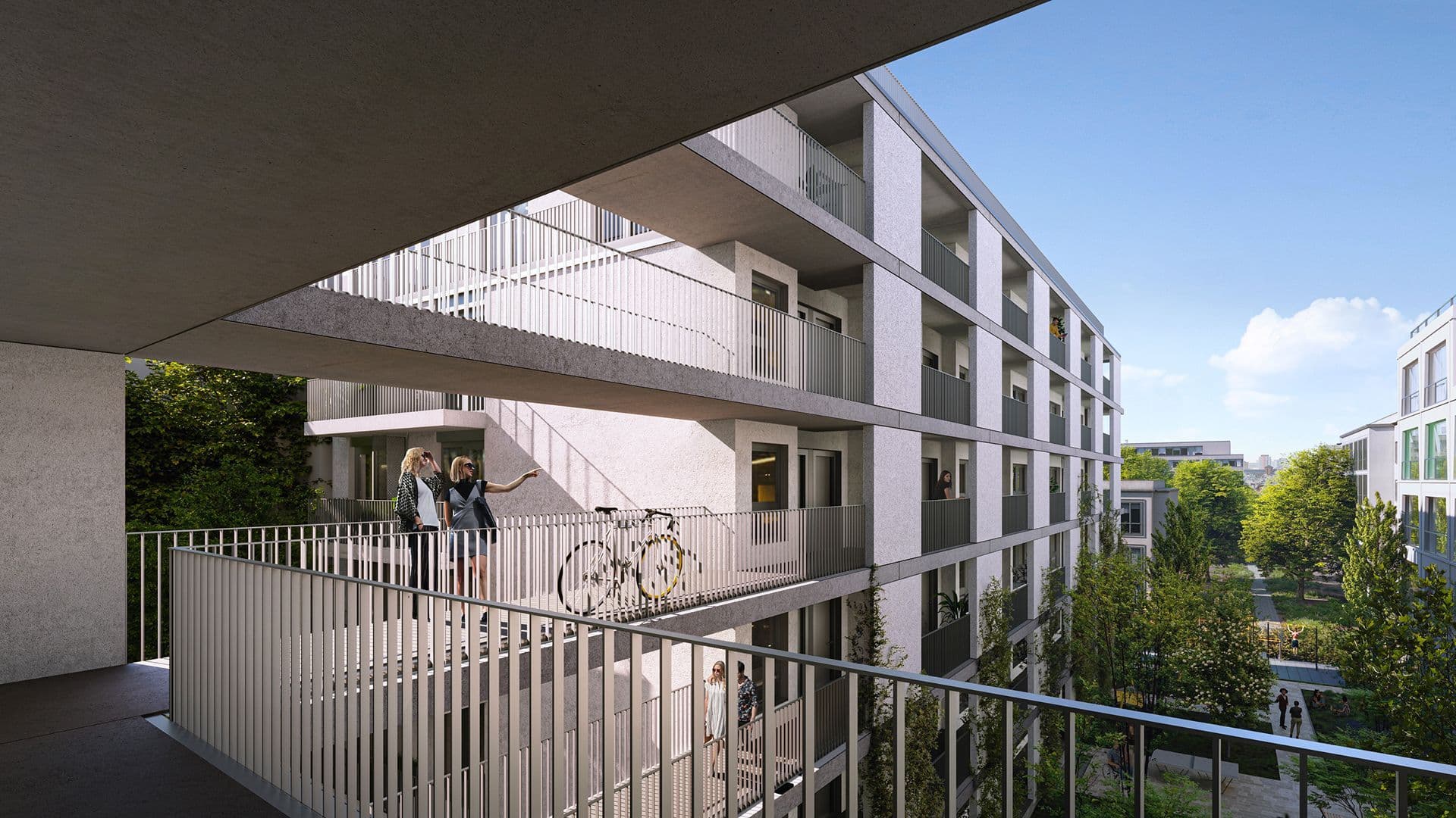Friedrich Berlin – Zwei Bewohnerinnen auf einem Laubengang vor der mehrstöckigen Apartment-Fassade, Fahrrad am Geländer